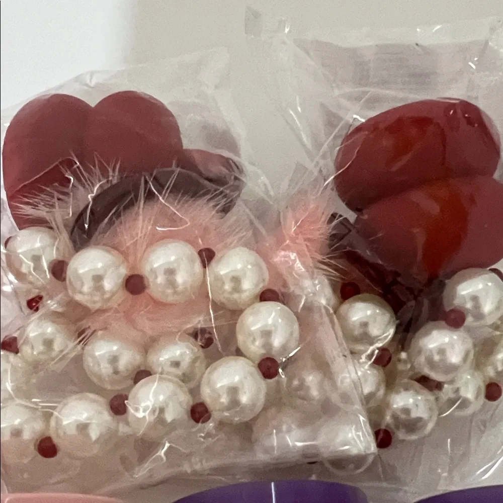 LANEIGE Donut lip serum , Hydrating Lip Mask & Bouncy sleeping mask w/keychains - Picture 3 of 6